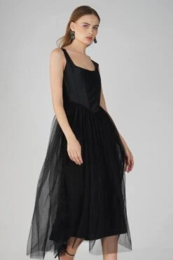 Gaela Mesh Midi Dress In Black -Lace & Beads Shop B9536C9C F983 4B56 962E 2FDCDD99005A